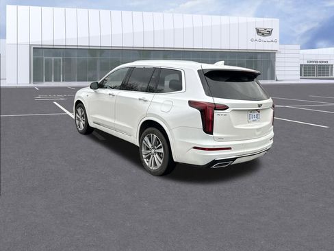 Used 2024 Cadillac XT6 Premium Luxury image 3