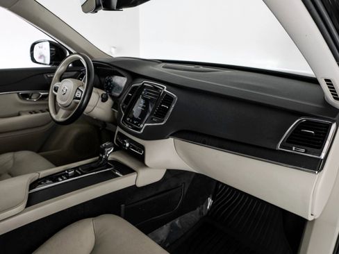 Used 2020 Volvo XC90 T5 Momentum image 12