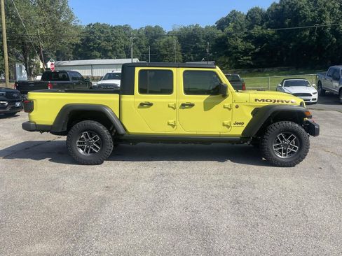 Used 2024 Jeep Gladiator Mojave w/ Convenience Group AWD/4WD image 2