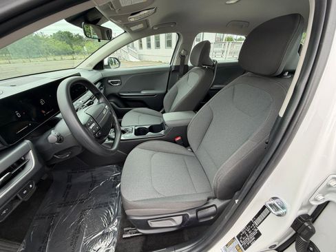 Used 2025 Kia K4 FWD image 35
