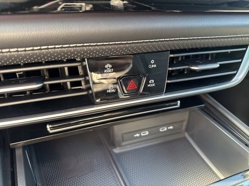 Used 2024 Volkswagen Atlas Cross Sport SEL R-Line image 21