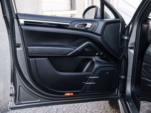 Used 2014 Porsche Cayenne GTS image 58