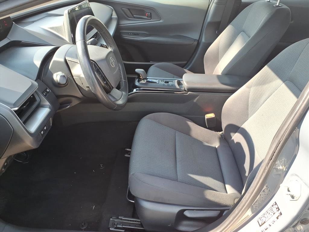 Used 2024 Toyota Prius LE FWD image 12