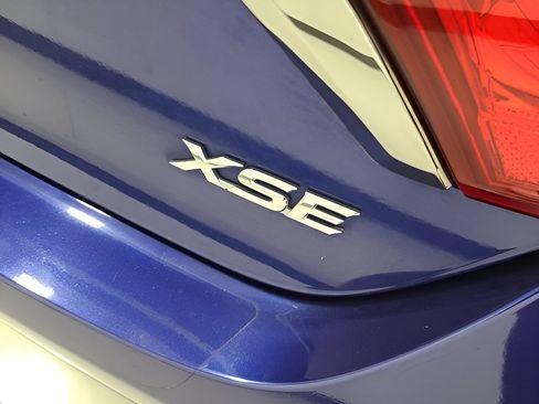 Used 2015 Toyota Camry XSE w/ Advanced Technology Package FWD image 8