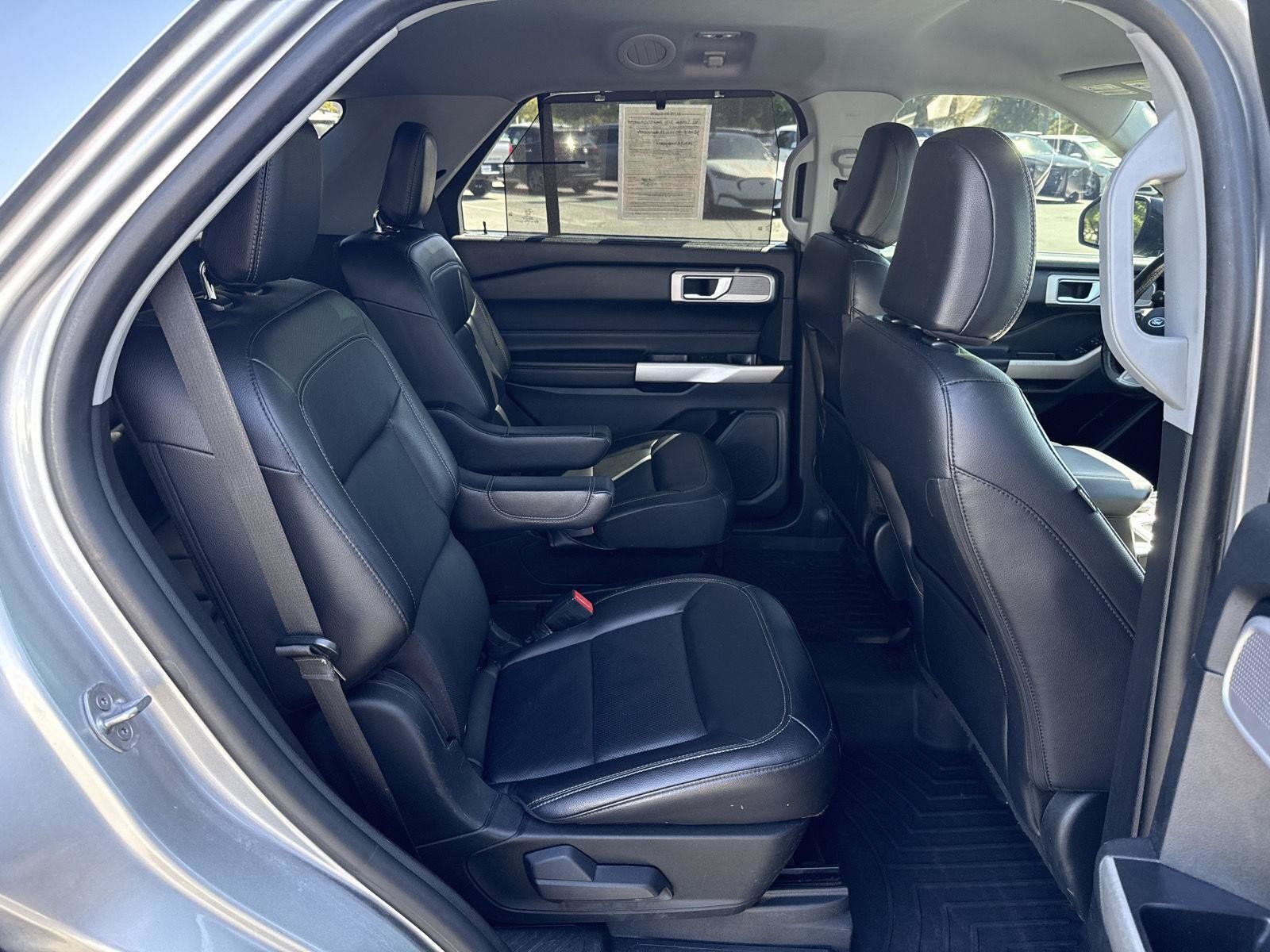 Used 2021 Ford Explorer Limited w/ Equipment Group 301A AWD/4WD image 25