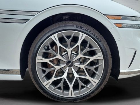 Used 2025 Genesis G90 3.5T AWD/4WD image 40