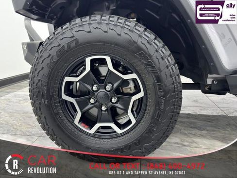 Used 2020 Jeep Gladiator Rubicon w/ Dual Top Group image 12
