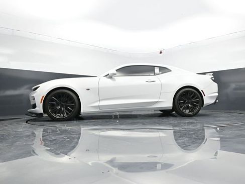 Used 2021 Chevrolet Camaro SS RWD image 46