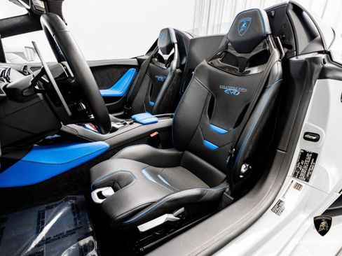Used 2022 Lamborghini Huracan EVO image 33