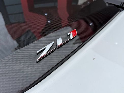 Used 2019 Chevrolet Camaro ZL1 RWD image 4