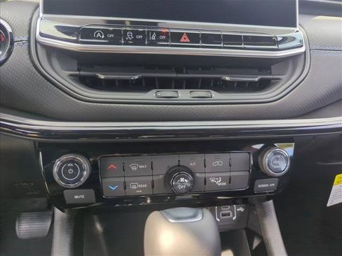 New 2026 Jeep Compass Latitude AWD/4WD image 14