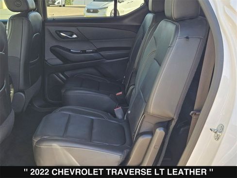 Used 2022 Chevrolet Traverse LT image 15
