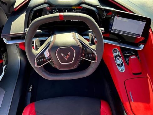 Used 2024 Chevrolet Corvette Stingray Premium Conv w/ Z51 Performance Package image 5