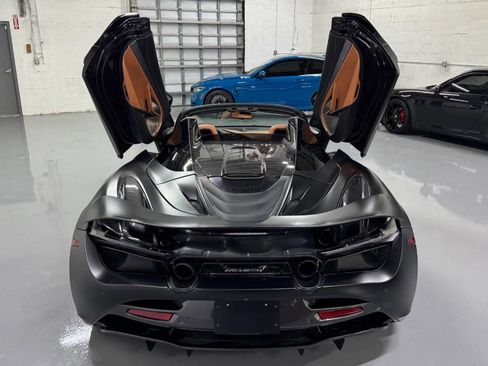 Used 2020 McLaren 720S Spider image 25