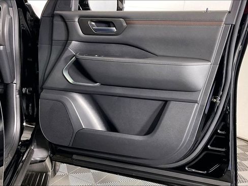 New 2026 Nissan Armada Platinum AWD/4WD image 24