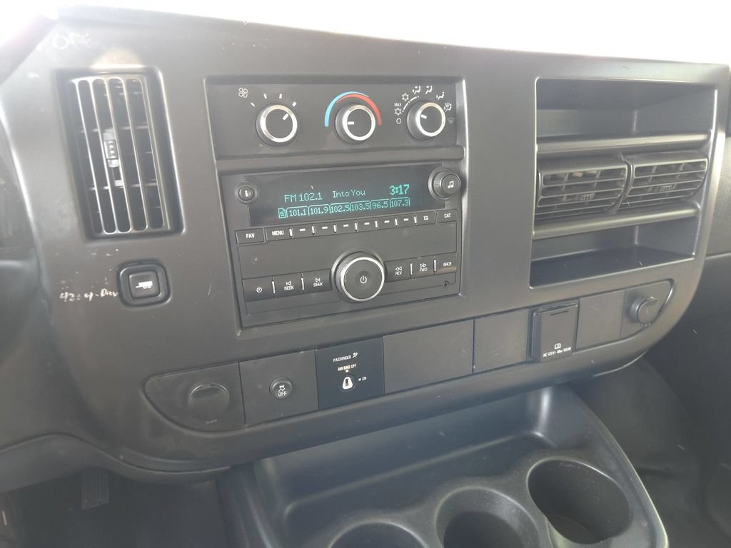 Used 2017 Chevrolet Express 3500 RWD image 21