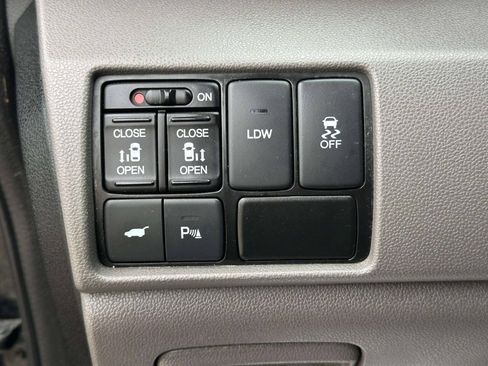 Used 2016 Honda Odyssey Touring Elite image 31