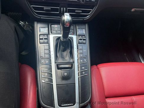 Used 2020 Porsche Macan S AWD/4WD image 21