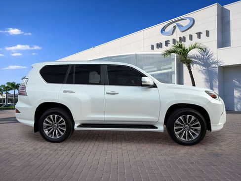 Used 2023 Lexus GX 460 Luxury w/ Accessory Package AWD/4WD image 8