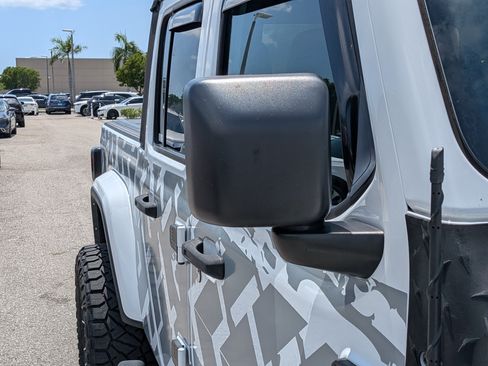Used 2021 Jeep Gladiator Sport AWD/4WD image 12
