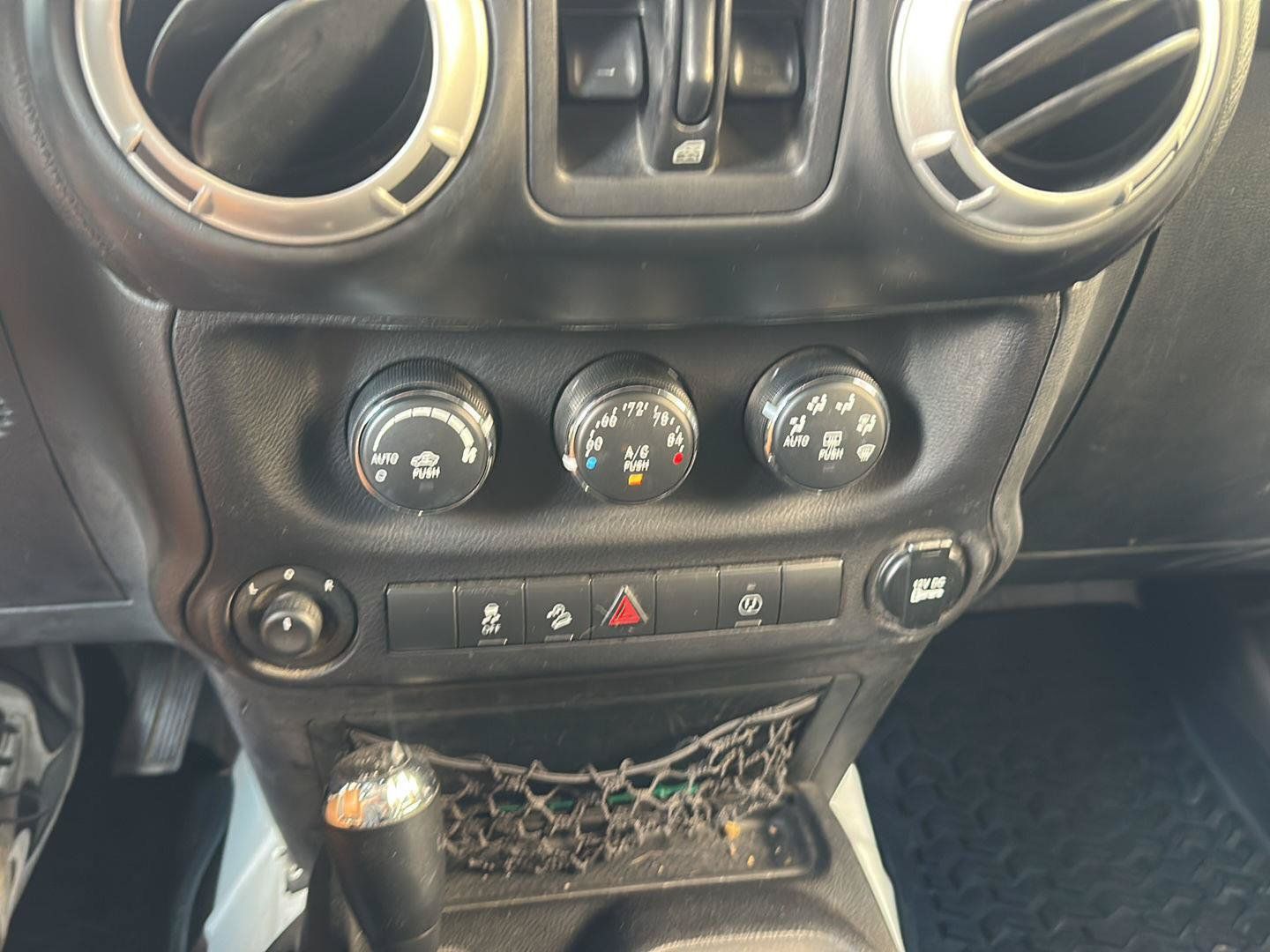 Used 2013 Jeep Wrangler Unlimited Sahara AWD/4WD image 23
