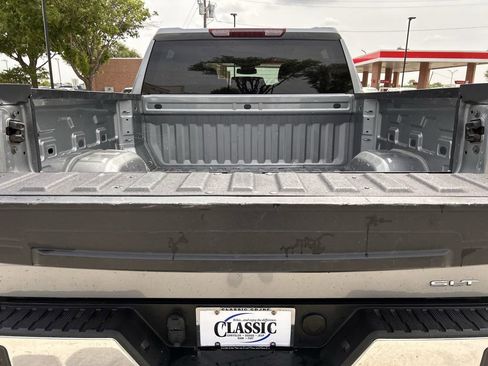Used 2025 GMC Sierra 1500 SLT image 32