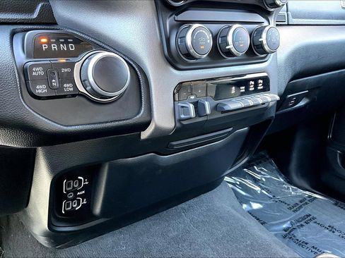 Used 2020 RAM 1500 Big Horn AWD/4WD image 32