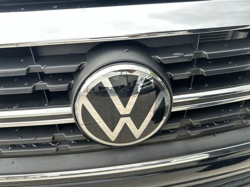 Used 2024 Volkswagen Jetta SE FWD image 10