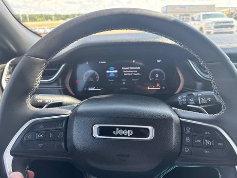 Used 2023 Jeep Grand Cherokee L Laredo AWD/4WD image 23