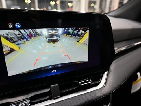 New 2026 Chevrolet Equinox LT w/ Convenience Package II image 16