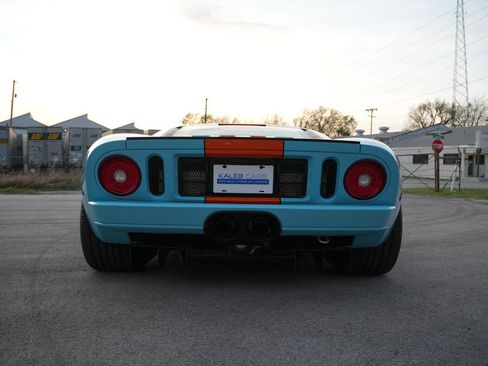 Used 2006 Ford GT RWD image 26