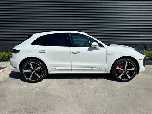 Certified 2023 Porsche Macan S image 10