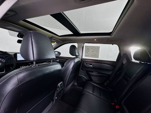 Used 2021 Nissan Rogue SL w/ Premium Package image 42