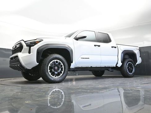 Used 2024 Toyota Tacoma TRD Off-Road AWD/4WD image 36