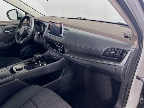 Used 2021 Nissan Rogue SV AWD/4WD image 35