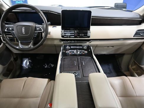 Used 2020 Lincoln Navigator Reserve w/ Luxury Package image 10