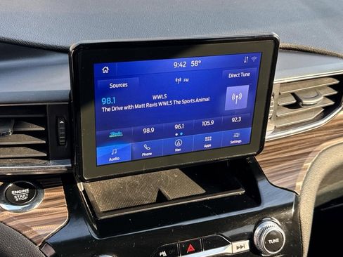 Used 2024 Ford Explorer Limited image 7