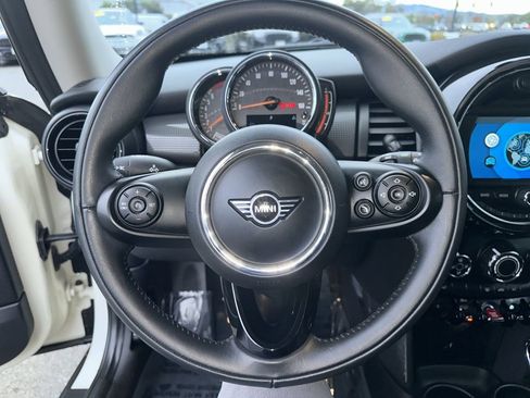 Used 2019 MINI Cooper 2-Door Hardtop image 14