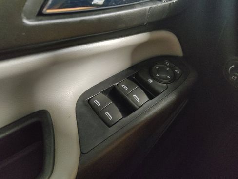 Used 2019 Chevrolet Equinox LS w/ LS Convenience Package FWD image 27