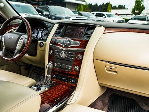 Used 2017 INFINITI QX80 4WD w/ Deluxe Technology Package image 41