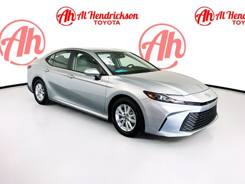 Certified 2025 Toyota Camry LE image 1