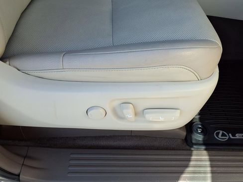 Used 2019 Lexus GX 460 Premium w/ Premium Package image 13