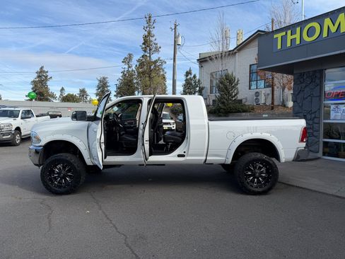 Used 2015 RAM 3500 Laramie w/ Cold Weather Group image 7