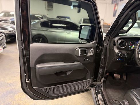 Used 2023 Jeep Wrangler Unlimited Rubicon 4xe w/ Cold Weather Group AWD/4WD image 12
