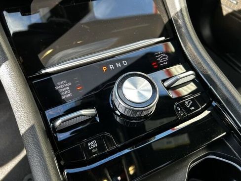 Used 2025 Jeep Grand Cherokee L Overland w/ Advanced Protech Group III image 26