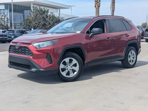 Used 2019 Toyota RAV4 LE w/ Carpet Mat Package FWD image 2