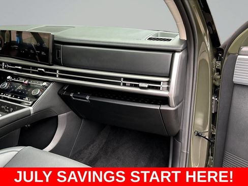 Used 2025 Hyundai Santa Fe SEL FWD image 30