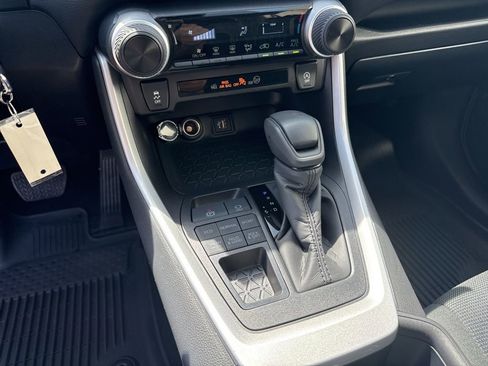 Used 2025 Toyota RAV4 LE image 23