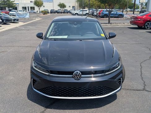 New 2025 Volkswagen Jetta SE image 3