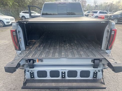 Used 2024 GMC Sierra 3500 AT4 w/ Technology Package image 16